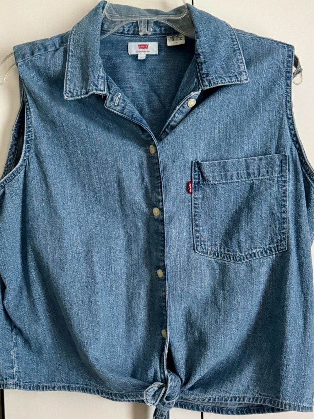 Levi's Women's Sleeveless Chambray Tie-Front Button-Up Shirt Blue Denim Look Lg